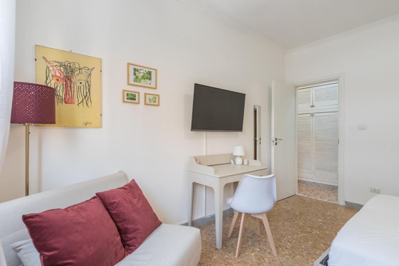 Cinecitta Gem Flat With Veranda Apartment Rom