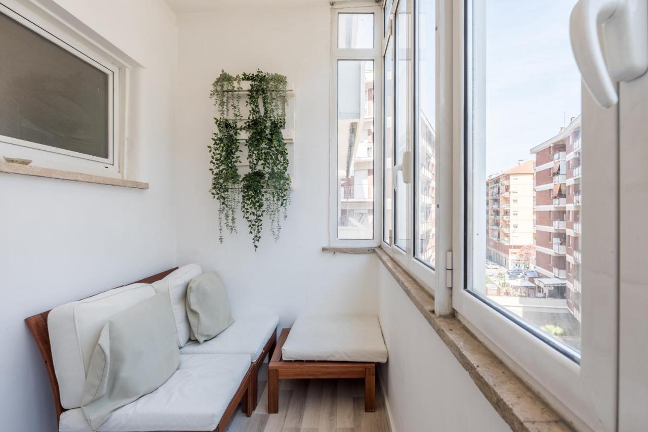 Cinecitta Gem Flat With Veranda Appartamento *