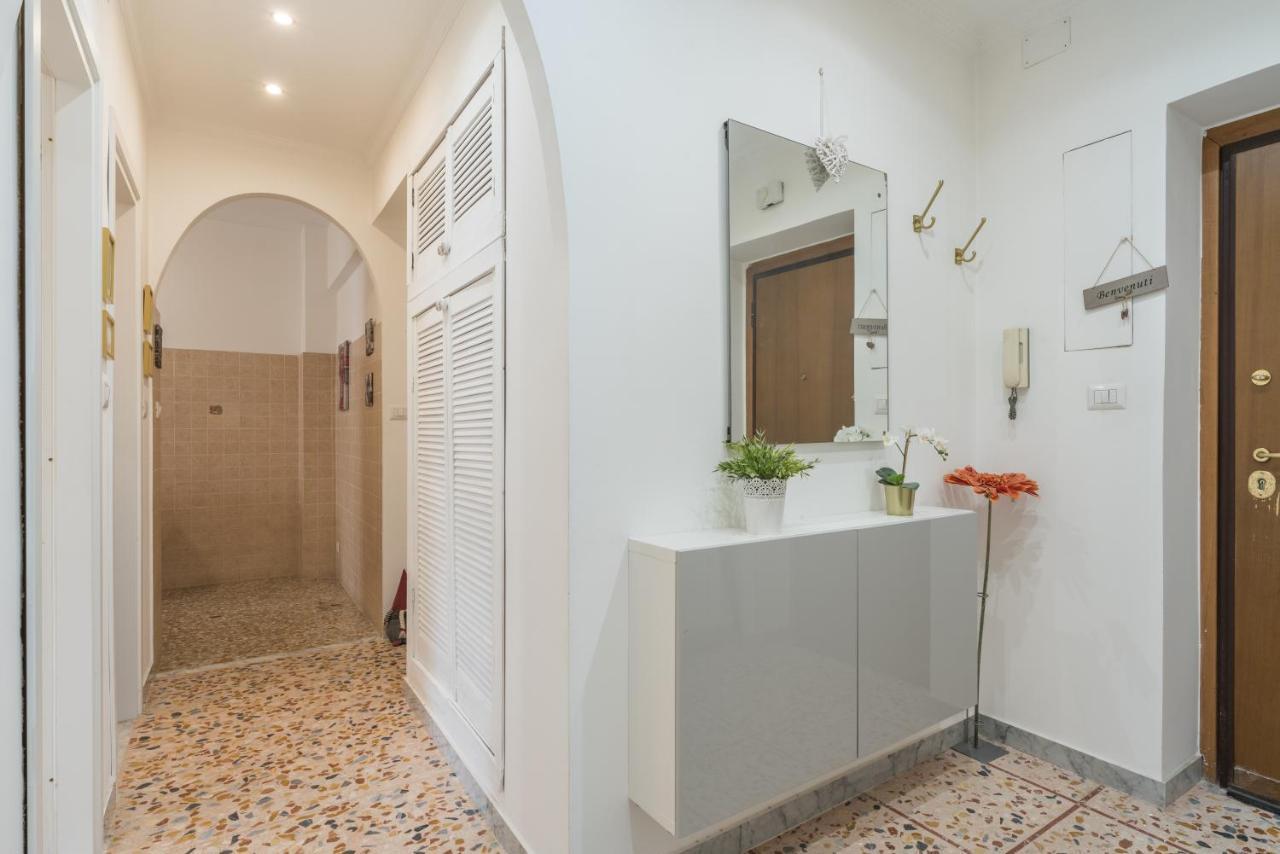 Cinecitta Gem Flat With Veranda Appartamento Roma