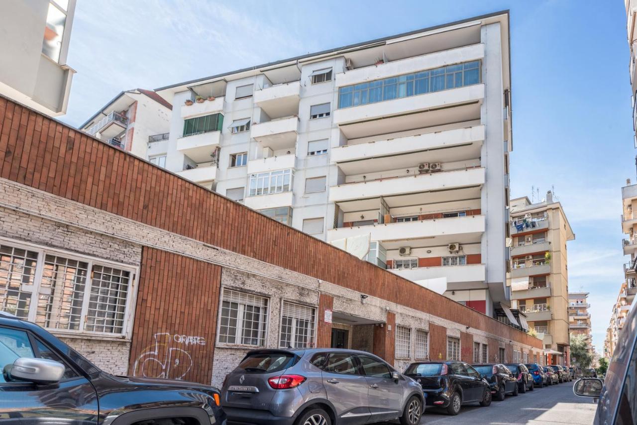 Cinecitta Gem Flat With Veranda Appartamento Roma